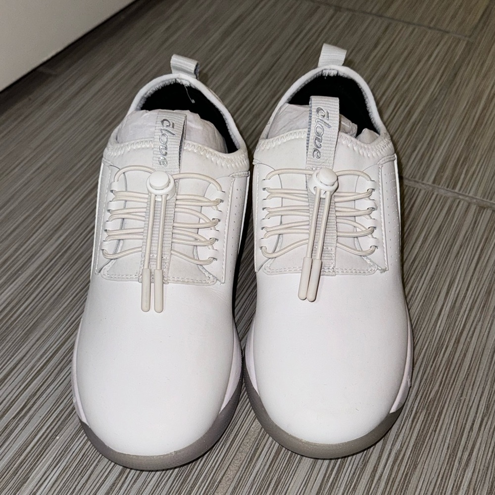 Clove BRAND NEW white shoes women’s 6
